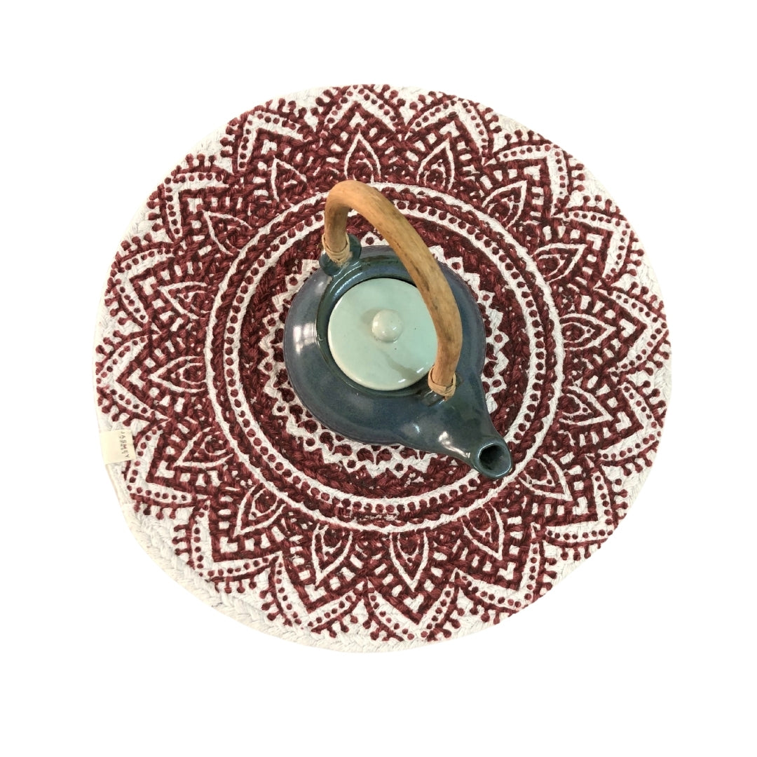 JASMEY HOMES Two-Sided Cotton Tablemats/Placemats Heat Resistant Dining Table Place Mats for Kitchen Coffee Table Wedding Party (14.12 inches / 36 cm Round) Maroon, Set of 2 - jasmeyhomes